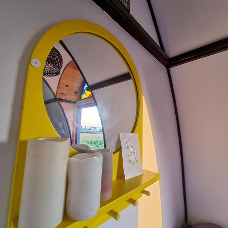 Central Tiny Houses Bucharest Exterior photo