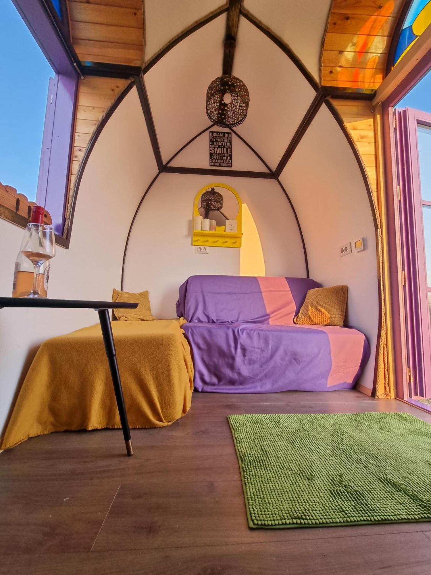 Central Tiny Houses Bucharest Exterior photo