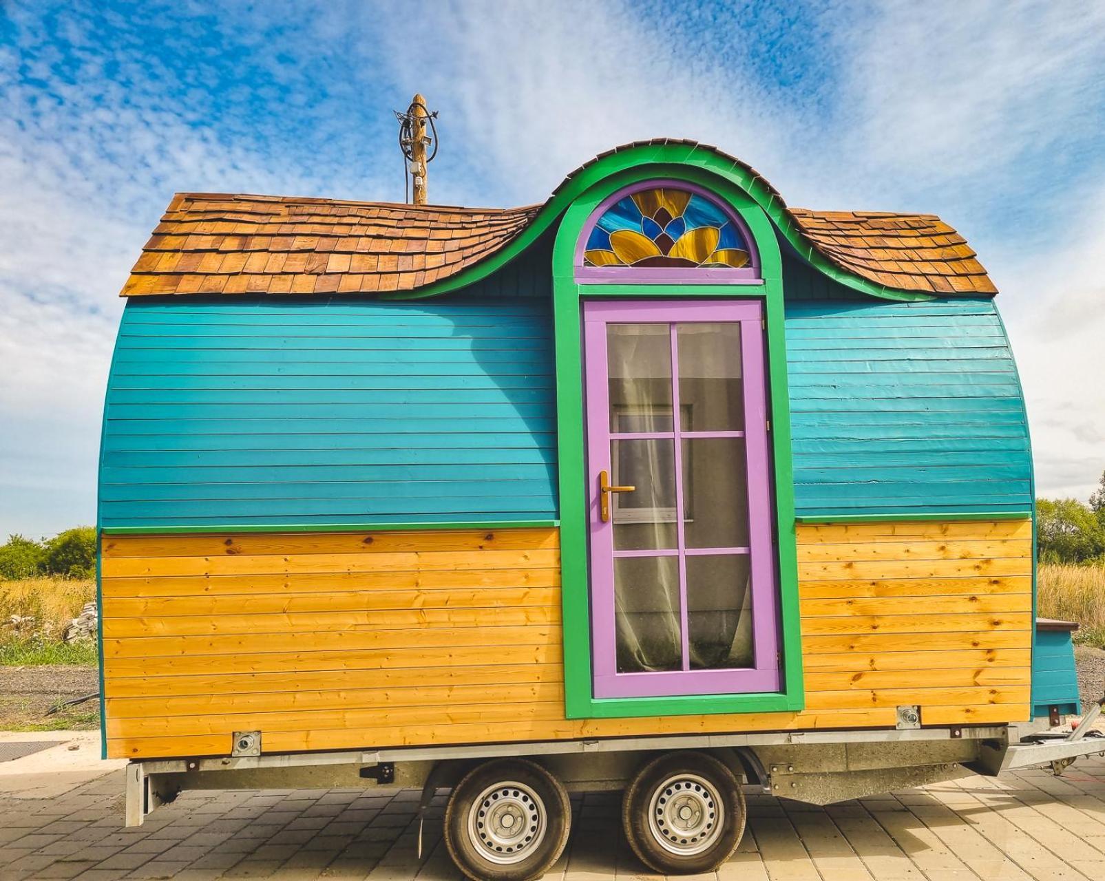 Central Tiny Houses Bucharest Exterior photo