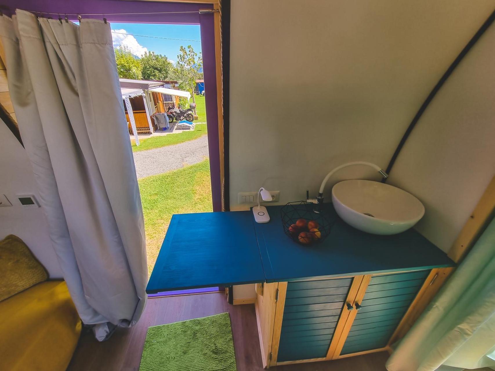 Central Tiny Houses Bucharest Exterior photo