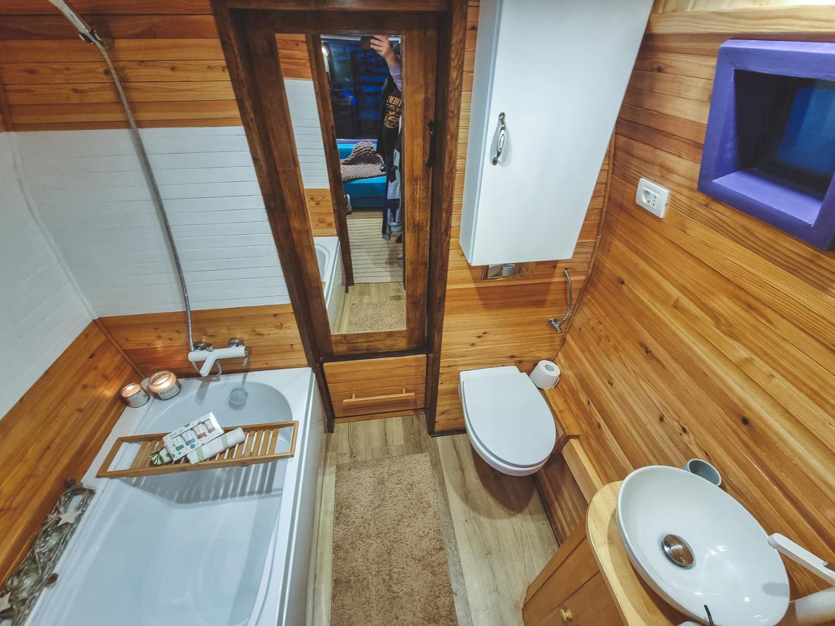 Central Tiny Houses Bucharest Exterior photo